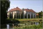 deutschland Das Haupthaus und der n�rdliche Seitenfl�gel von Schloss H�nnefeld von der Parkseite her. 06.06.2010