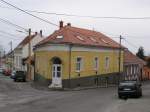 pecs Eckenhaus bei 'Tettye Str, P�cs, Ungarn. Foto: April 2010