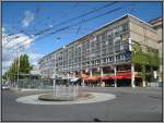 Lausanne Der Bahnhofsplatz mit einem Hotel gegen�ber dem Bahnhof von Lausanne (25.07.2009).