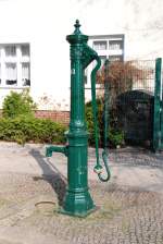 Stadtansichten Berlin, 28.03.2010, alte Wasserpumpe in Berlin-Pankow
