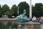 Hannover Frau auf Fisch! Diese steht am Maschsee im Hannover, leider gibt es immer wieder Schmierfinkte,diese Statur beschmieren m�ssen. Aufnahme von 04.07.10.