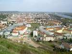 wachau Ein Blick vom Steiner Kreuzberg auf Krems/Stein an der Donau. Links die neue UNI/Campus und rechts die Justitz Strafanstalt Stein an der Donau.
