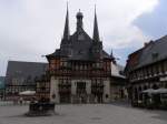Wernigerode Das Rathaus und der sch�ne Brunnen auf dem Marktplatz von Wernigerode