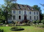 deutschland Neuershausen im Breisgau,
das Schlo�, als Adelssitz erbaut 1781-83, heute im Privatbesitz,
Aug.2010