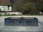 deutschland Neuhausen ob Eck,
gu�eisener Brunnen von 1873, von dieser Art stehen heute noch viele in unseren Ortschaften,
Mai 2010 