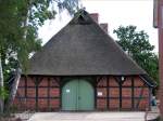 Bardowick Bardowick, Gildehaus mit Text �ber dem Eingang: 'VOR ALLEM UNFAL UND GEFAHR OHERR JESU DIS GILDE-HAUS BEWAHR ANNO 1651'
