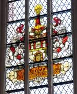 Deutschland Das rechte Glasfenster des Chorhauptes im Bardowicker (sogen.) Dom St. Peter und Paul zeigt das L�neburger Wappen mit Inschrift 'Des Rades Wapen zu L�neBorch Anno 1694'
