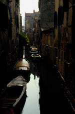 Ein kleiner Seitenkanal in Venedig im Oktober 1989  ...