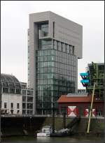 . Medienhafen D�sseldorf: B�roturm ...  Gisela, Matthias und Jonas Frey 23.03.2011