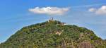 Drachenfels Ruine und Gastronomiegeb�ude ...  Rolf Reinhardt 07.09.2011