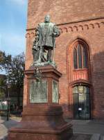 Berlin-Spandau, Bronzestandbild Kurf�rst Joachim ...  Karl-Ernst Selke 27.10.2011