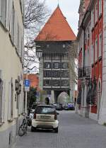 Konstanz: Blick aus der Rheingasse auf den Rheintorturm (14.04.2012)  ...