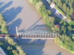 Passau Kaiserin-Elisabeth-Eisenbahnbr�cke f�hrt �ber den Inn 070616