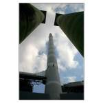 stuttgart Der 182 Meter hohe Schornstein des Kraftwerk M�nsters wird auch als Sendeanlage f�r den Rundfunk verwendet. Die im Bild sichtbaren S�ulen wurden in der Hitlerzeit bei dem hier befindlichen Steinbruch bestellt, aber nie abgeholt. 1.4.2007 (Matthias)