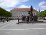 Klagenfurt, Rathaus und Lindwurmbrunnen ...  Peter Reiser 24.05.2013