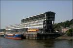 Das F�hr- und Kreuzfahrtterminal ...  Gisela, Matthias und Jonas Frey 23.07.2007