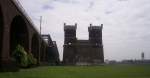 Eisenbahnbr�cke mit altem Turm ...  Helmut Handelmann 15.09.2007