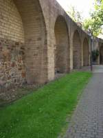 �berrest der alten Stadtmauer ...  Helmut Handelmann 12.10.2007