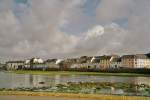 Galway Blick �ber den hier in den Atlantik m�ndenden Fluss Corrib auf den Claddagh Quay von Galway