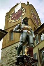 neuenburg--neuchatel Brunnenfigur in der Altstadt (Mai 1993)