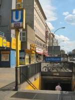 Stadtansichten Seestrasse in Berlin-Wedding, Eingang zum U-Bhf Seestrasse, Sommer 2007