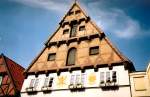 Luneburg L�neburg, Giebelhaus im Fr�hjahr 2003