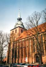 Luneburg L�neburg mit einer der vielen Kirchen, Fr�hjahr 2003 - die B�ume sind noch recht kahl