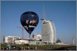 deutschland Start der 'Havenwelten', des neuen Hei�luft-Werbeballons f�r Bremerhaven, am 03.05.2008. Am Tag zuvor ist die Aussichtsplattform auf dem Atlantic Hotel Sail City er�ffnet worden. 