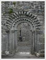 Diverses Dysert O’Dea Archaeology Trail, Irland Co. Clare - Portal der romanischen Kirche aus dem 12. bzw. 13. Jahrhundert. Detailinfos: http://de.wikipedia.org/wiki/Dysert_O%E2%80%99Dea