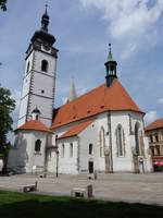 Pisek, Pfarrkirche Maria Geburt, dreischiffige Basilika, erbaut im 13.