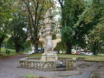 Svaty Kopecek / Heiligenberg, Statue fr Johannes Nepomuk am Sadove Namesti (03.08.2020)
