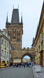Der gotische Kleinseitner Brckenturm wurde um 1464 erbaut und befindet sich am westlichen Ende der Karlsbrcke.
