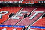Ein Ausschnitt von der Zuschauertribune Sir Alex Ferguson Stand im Fuballstadion Old Trafford in Manchester.