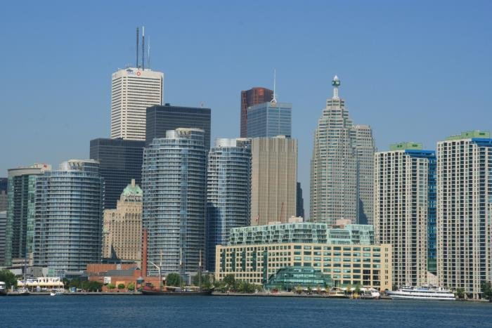 Torontos Downtown vom Innerem Hafen gesehen; 02.09.2008