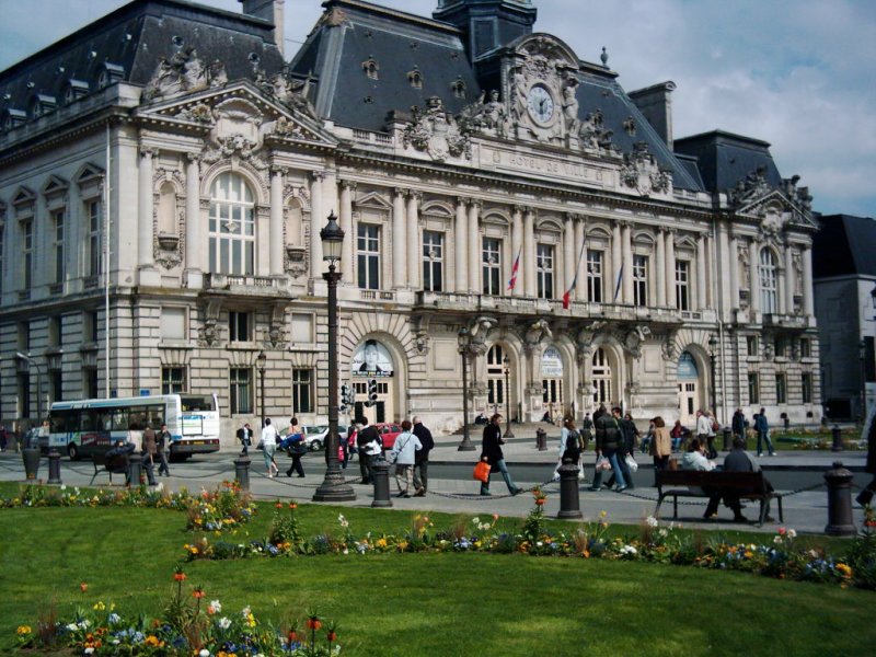 Tours: Rathaus am Jean-Jaurs-Platz