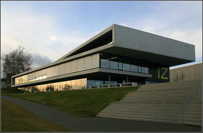 Universitt Campus Stuttgart-Vaihingen. Internationales Zentrum, Architekten: Dasch Zrn von Scholley, Baujahr: 2003. 11.1.2007 (Matthias)