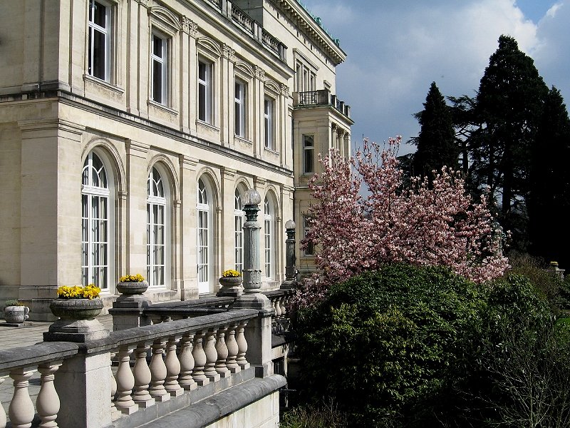 Villa Hgel, Gartenseite (8. April 2008)