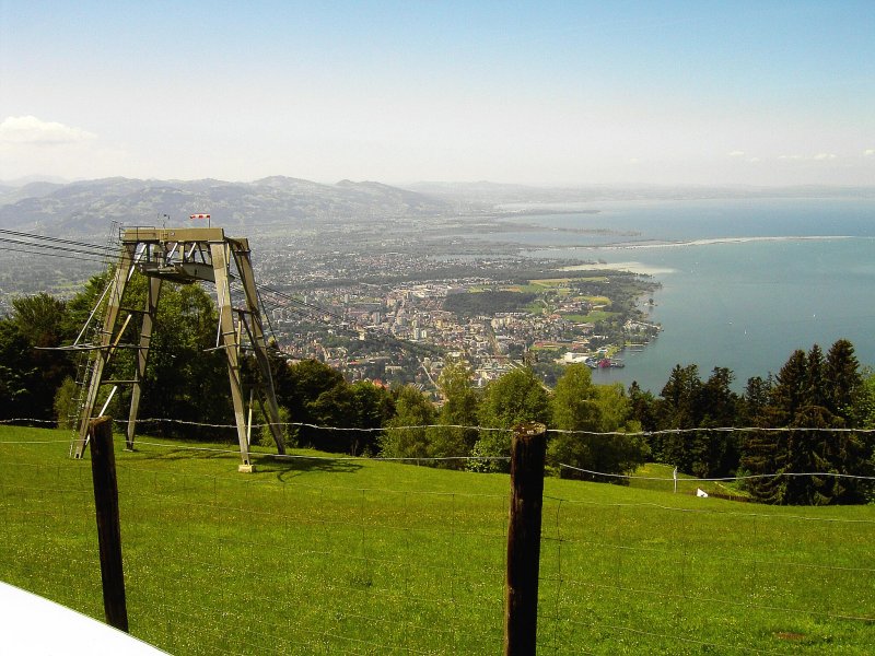 Vom 1064 Meter hohen Pfnder hat man einen tollen Blick ber den Bodensee und Bregenz
