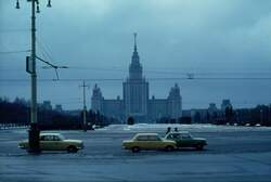 Die Lomonossow-Universitt in Moskau im November 1981, einem kalten und grauen Wintertag.