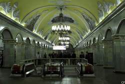 Die Station Komsomolskaya der Moskauer Metro am bergang zur Linie 1.
