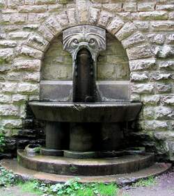 Brunnen am Wasserturm im Herzberg bei Peine
