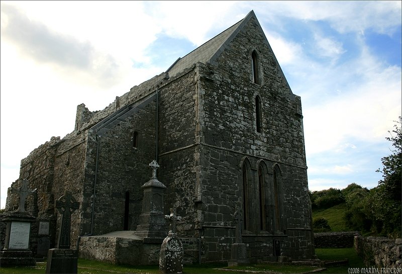 Zisterziensermnchsabtei Corcomroe Abbey bzw. St. Maria de Petra Fertili (Grundsteinlegung im Jahre 1182). Eine der beeindruckendsten historischen Sttten, die ich in Irland gesehen habe. Leider habe ich diese Seitenansicht fototechnisch kaum in den Griff bekommen.