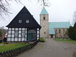 Kirchdornberg, Kirchgemeindehaus und evangelische St.