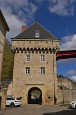 Der Vaubon Turm Eichertor an der linken Seite der Alzette unten im Pfaffenthal, geh�rt zur Festungsmauer der Stadt Luxemburg.