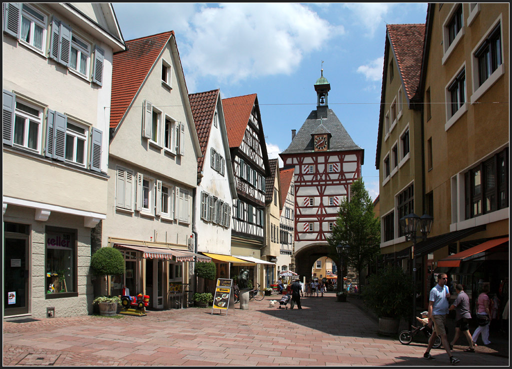 . Altstadt Bietigheim - Blick durch die Hauptstrae zum Unteren Tor. 04.06.2011 (Matthias)