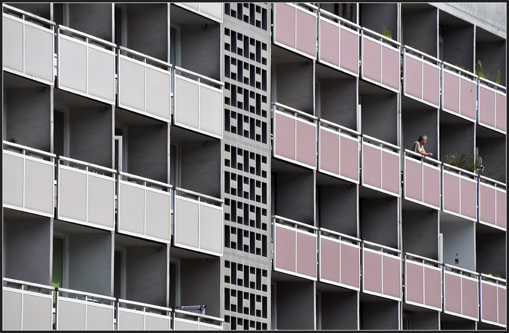 . Balkone - Ein Plattenbau in Berlin-Mitte, August 2011 (Jonas)