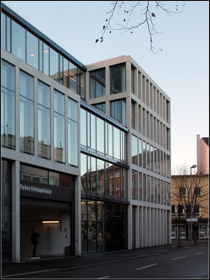 . Bankgebude - Nordfassade des Neubaues der Kreissparkasse in Gppingen. 02.01.2013 (Matthias)