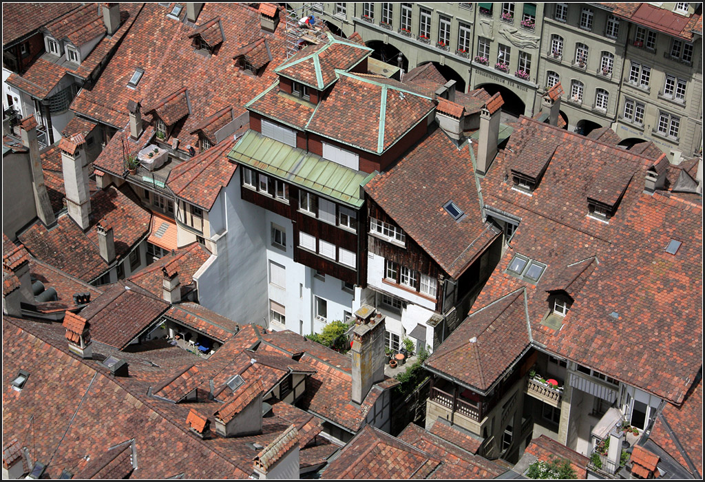 . Bern vom Mnster aus gesehen - Blick auf die Dcher und Huser (zwischen Mnster- und Kramgasse). 21.06.2013 (Matthias)