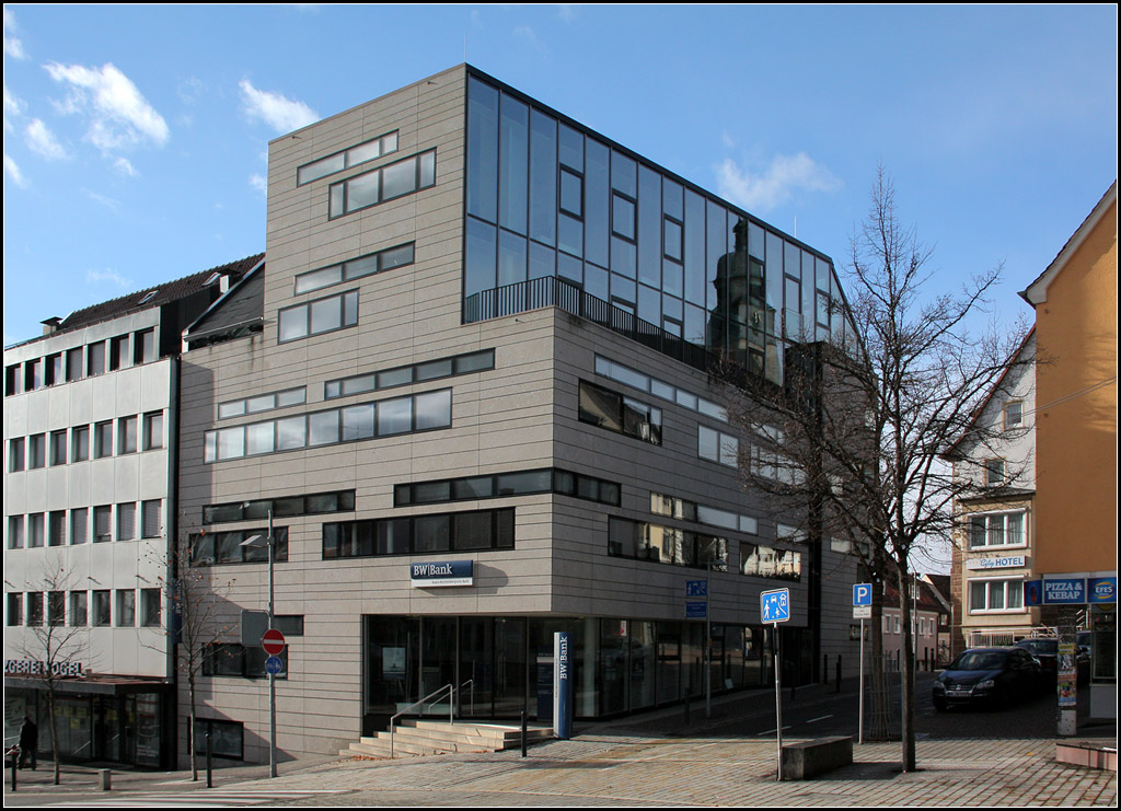 . Eigenwillig - Bankgebude in Bblingen. Architekten: Kauffmann Theilig und Partner, Fertigstellung: 2007. 26.12.2012 (Matthias)