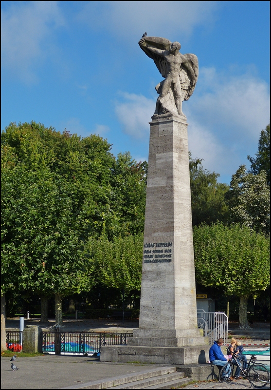 . Konstanz - Das Zeppelin-Denkmal am Gondelhafen. 13.09.2012 (Hans)